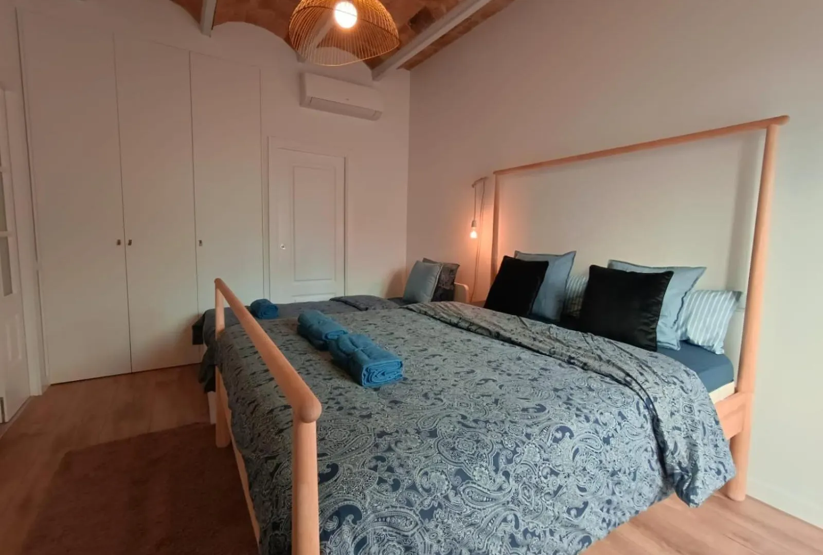 Albergue A Pousada Boterus In Barcelona