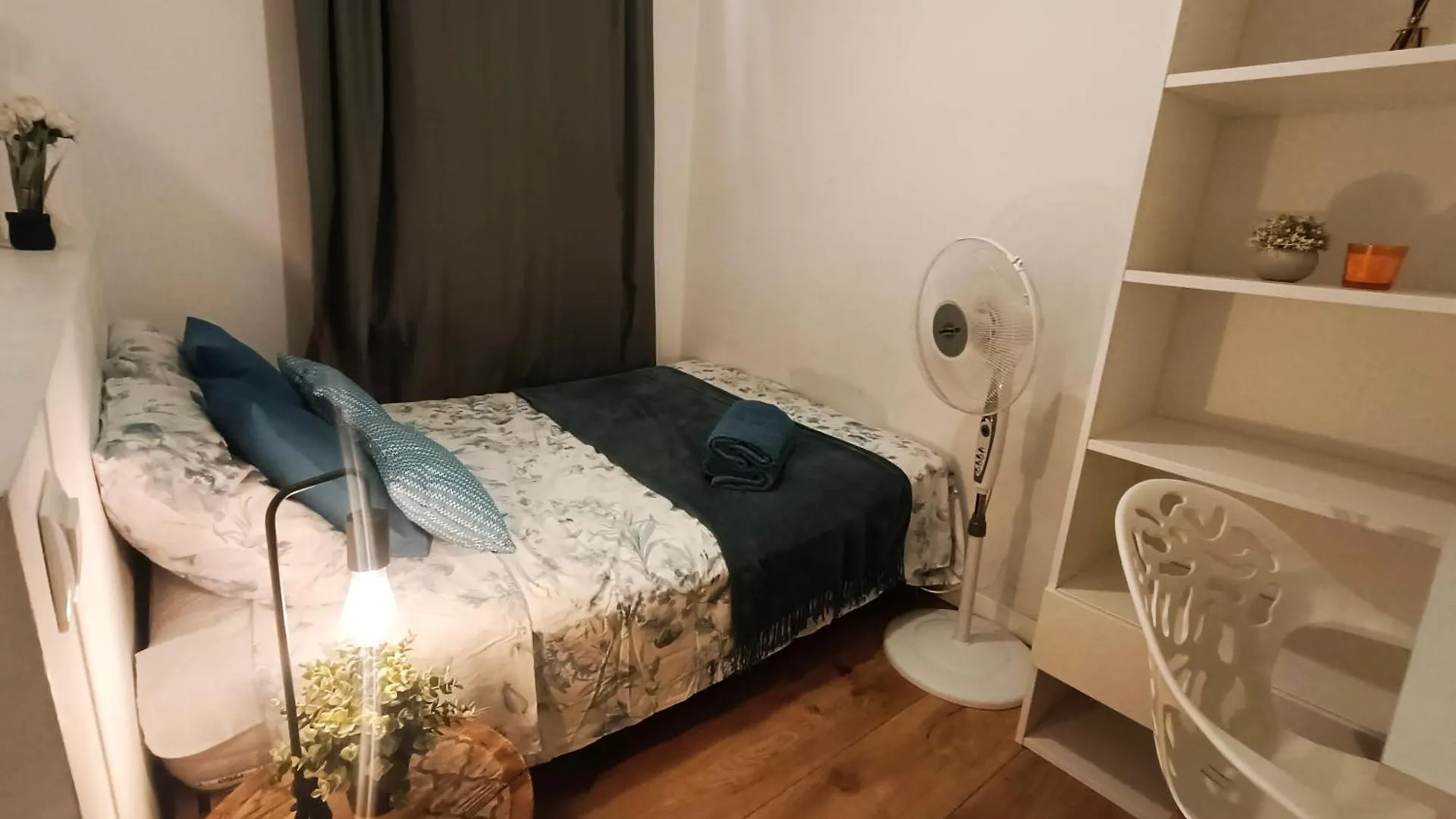 Albergue A Pousada Boterus In Barcelona